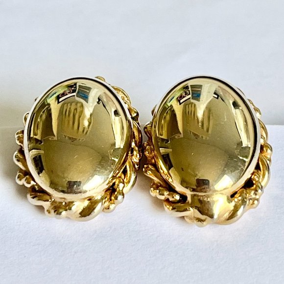 Vintage Oval Victorian Clip On Earrings Gold Plated 70's Smooth Finish Estate - Picture 6 of 13